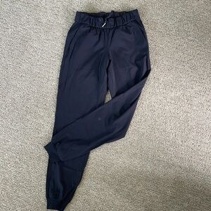 Lululemon women’s joggers